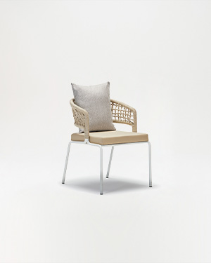 Metal and hand-made rope unite, representing a blend of intelligence and comfort.SMART ARMCHAIR