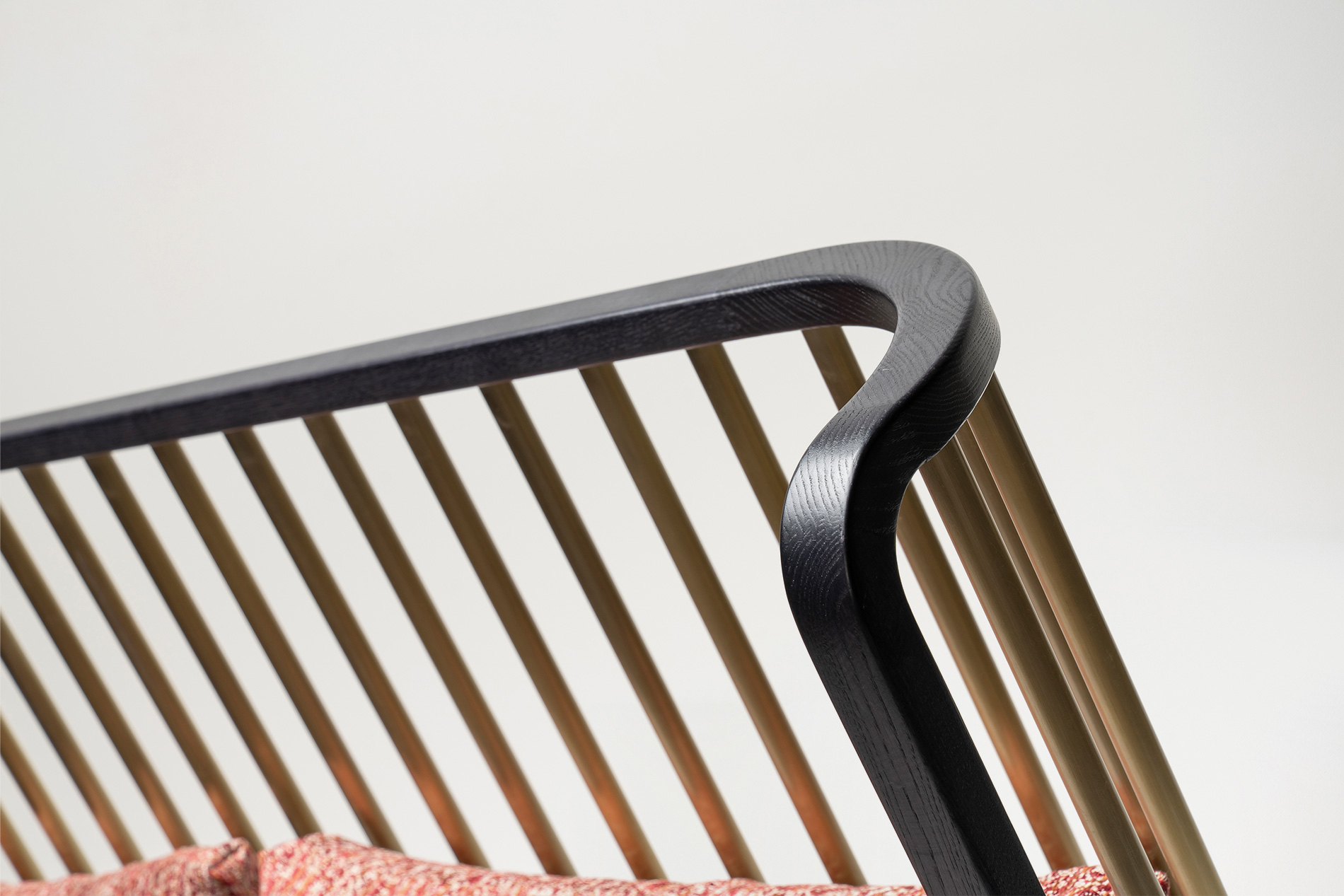 The Luna Booth, a sanctuary of style, redefines spaces with its unique charm. LUNA BENCH